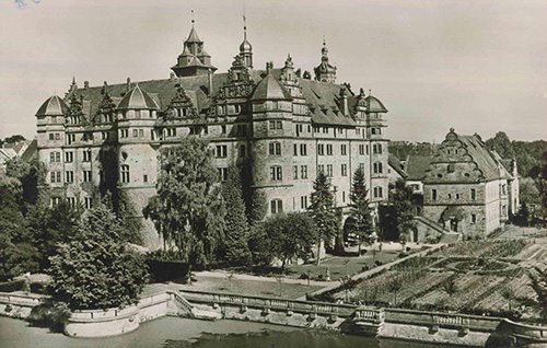 Schloss Neuenstein nach dem Umbau (Erste Hälfte 20. Jahrhundert) – Quelle LABW (HZAN SB 100)