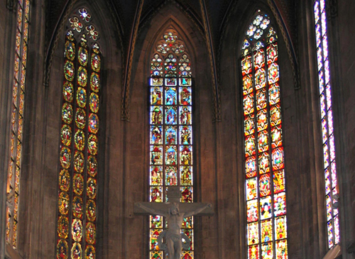 Die Glasfenster der Frauenkirche in Esslingen. Copyright: LABW