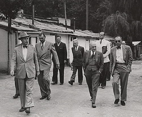 Delegation im Lager Schlotwiesen, Stuttgart-Zuffenhausen, 12.09.1949 – Quelle LABW (HStAS J 152 A XI Nr 6 S 10 500)