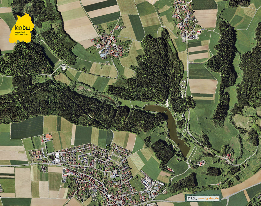 Das Hochwasserrückhaltebecken Leineck, auch als Leinecksee bekannt, liegt auf dem Gebiet der Gemeinde Alfdorf im Rems-Murr-Kreis und gehört zum Wasserverband Kocher-Lein, Quelle: LGL BW