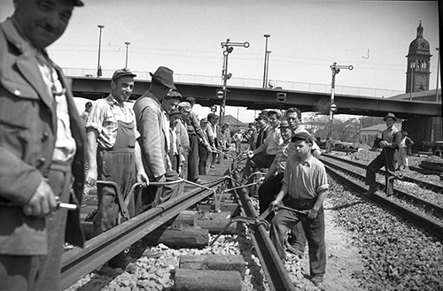 Gleisbauarbeiten der Deutschen Bundesbahn, 1950er Jahre - Quelle LABW StAL