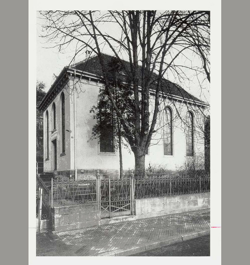 Die Synagoge in Tübingen, um 1932. Das Gebäude wurde während der Pogrome im November 1938 durch Inbrandsetzung zerstört. [Quelle: Landesarchiv BW, HStAS EA 99/001 Bü 305 Nr. 1780]