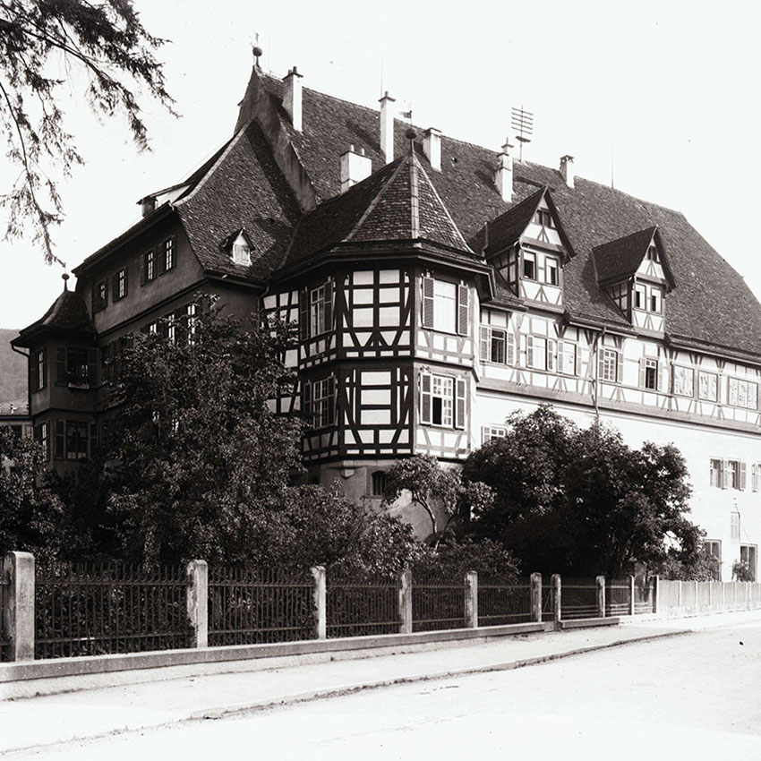 Das Schloss in Urach, Glasplattensammlung des Landesdenkmalamts Baden-Württemberg, ca. erste Hälfte 20. Jh., Quelle: Landesarchiv BW, StAL EL 228 a III Nr. 1586