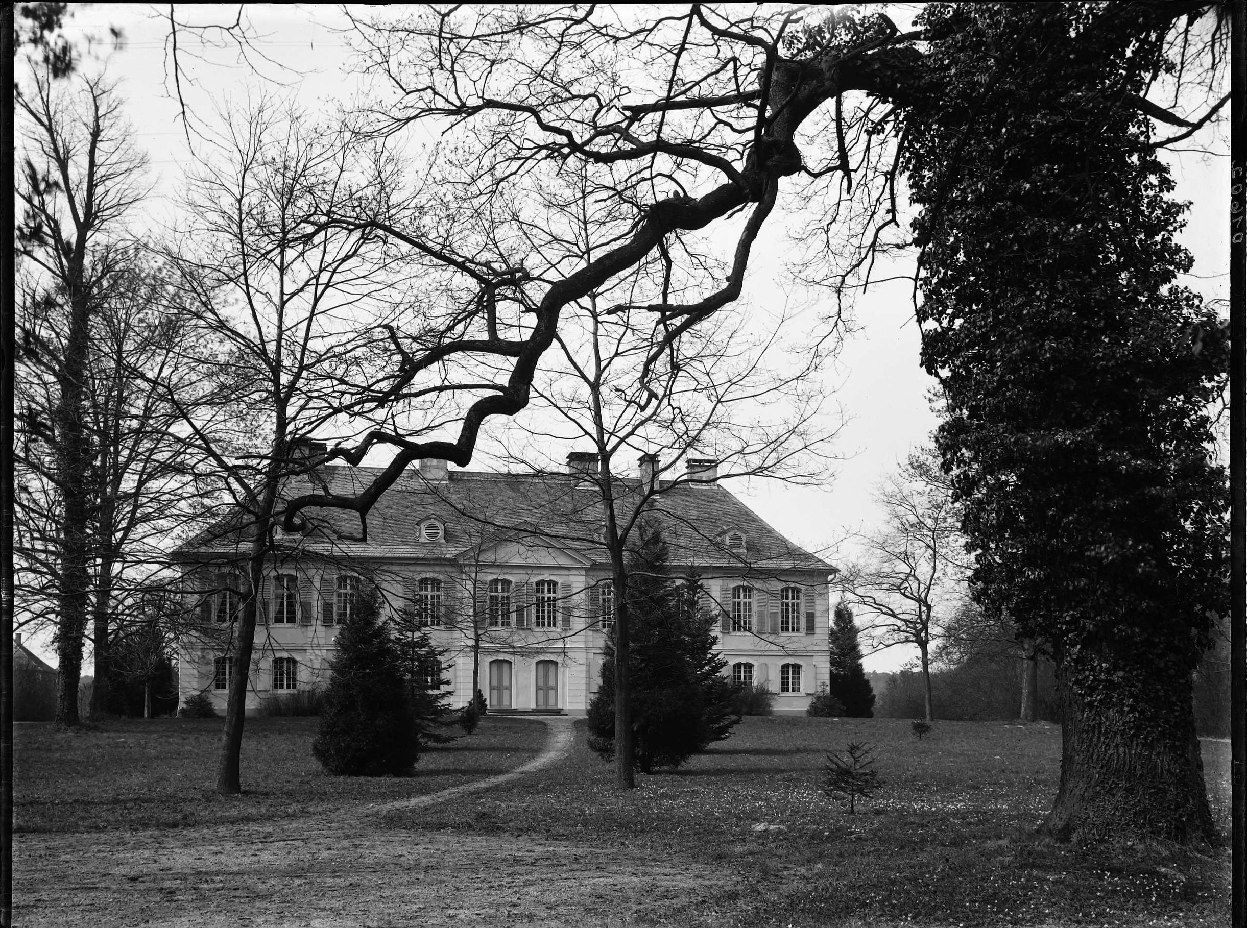 Außenansicht Schloss Stutensee ca. 1920