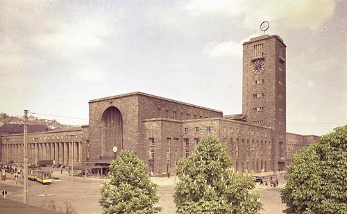 Der Stuttgarter Hauptbahnhof: Aufnahme der Reichs-/Bundesbahndirektion vom 4. April 1949 (StAL K 414 I Nr 106)