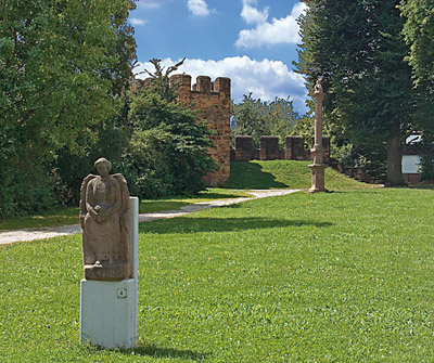 Bild des archäologischen Parks auf dem Gelände des ehemaligen Römerkastells in Köngen
