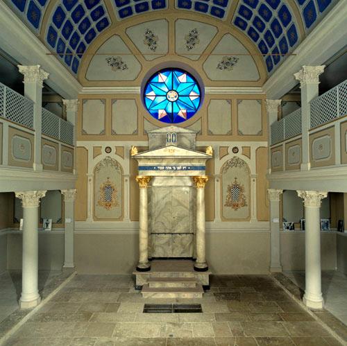 Die Synagoge in Sulzburg war nach Karlsruhe und Randegg der dritte Synagogenbau einer jüdischen Gemeinde im damaligen Großherzogtum Baden aus dem Jahr 1822, Quelle Landeszentrale für politische Bildung