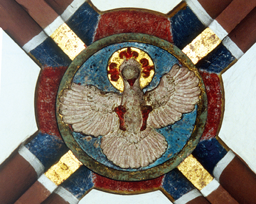 Darstellung des Heilig-Geist-Patroziniums auf einem Schlussstein, Spitalskapelle St. Anna, Rottweil. Copyright: LABW