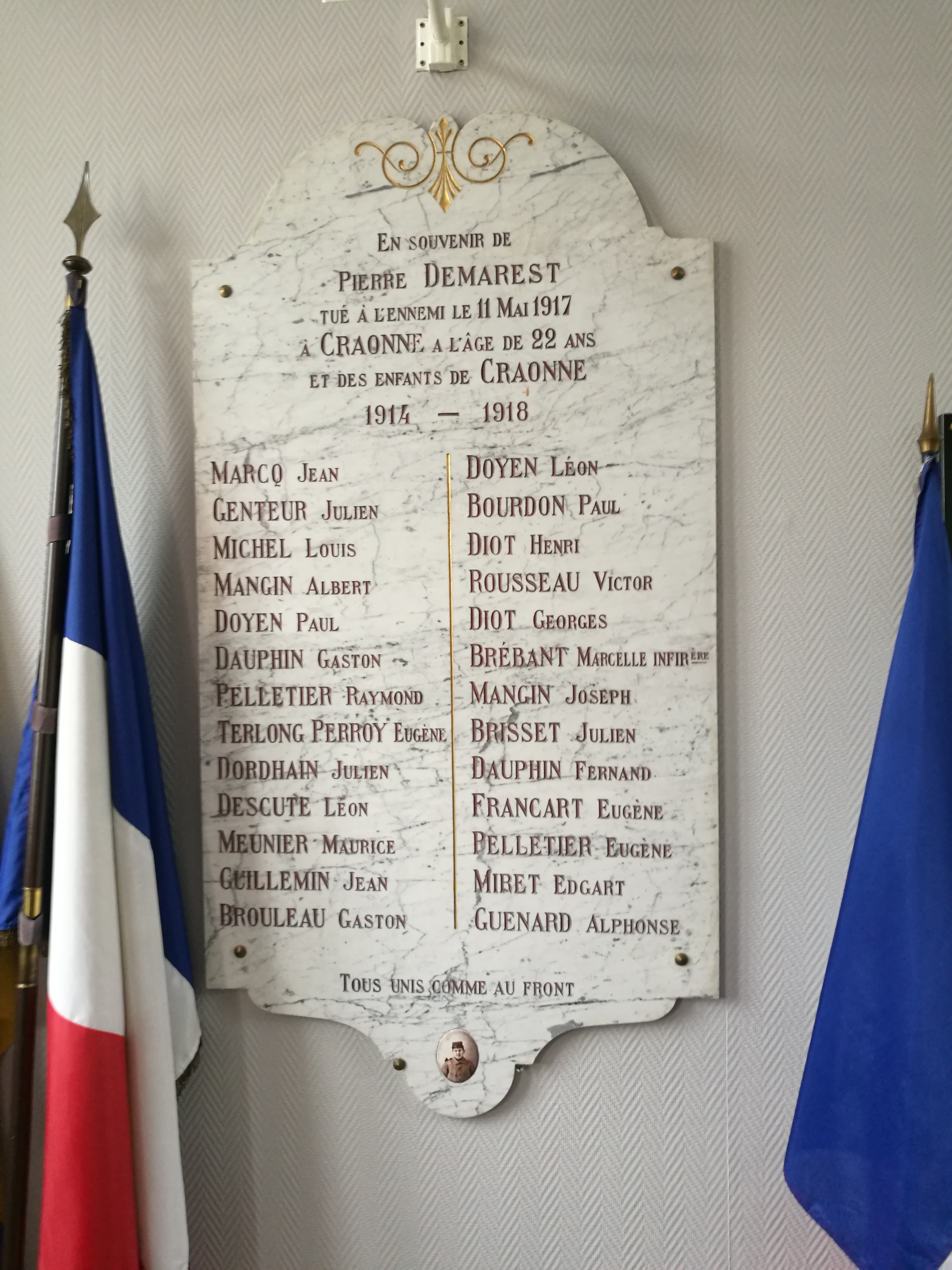 Plaque commémorative française à Craonne