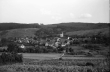 Pfaffenweiler: Blick vom Weinberg auf das Dorf, Bild 2