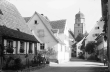 Kirchhofen: Gasse mit Kirchturm, Bild 2