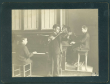 Trio (Klavier, Geige, Harmonium) musizierender Männer., Bild 1