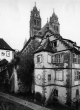Propstei (Gebsattel-Bau), dahinter die Osttürme der Stiftskirche, 1927.