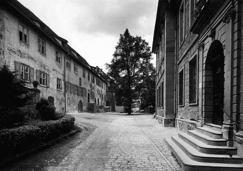 Klosteranlage Großkomburg: Dekanei (rechts), 1930.