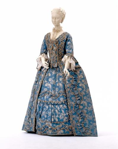 Damenkleid (Robe à la française) [Quelle: Landesmuseum Württemberg]