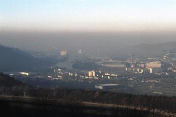 Winter-Smog über Esslingen-Mettingen 1970