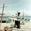 Fischer beim Trocknen der Netze, Insel Reichenau 1960