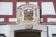 Wappen über Tür an Brauereigaststätte Raboldshausen 2004