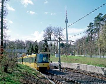 Stuttgart: Stadtbahn mit Fernsehturm 2001