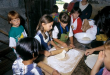 Freilichtmuseum Beuren: Kinder beim backen 1997