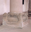 Alpirsbach: Kloster, figürliche Säulenbasis 1994
