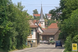 Bretzfeld: Ortsstraße mit Kirchturm 2005