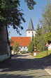 Wallhausen: Wohnhaus und Turm der ev. Kirche St. Veit, 2004
