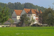 Rosengarten-Tullau: Ort mit Schloss, 2004