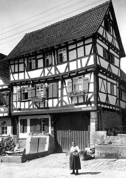 Altes Schulhaus, Fachwerkhaus in Grötzingen 1938