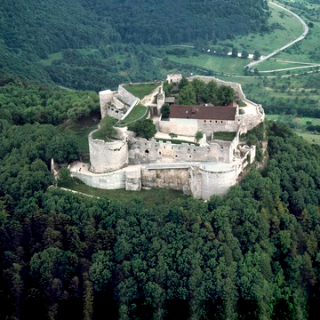Burg Hohenneuffen aus der Luft 1973