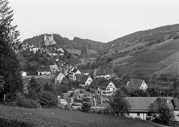 Alpirsbach-Berneck: Blick über den Ort zum Schloss 1910