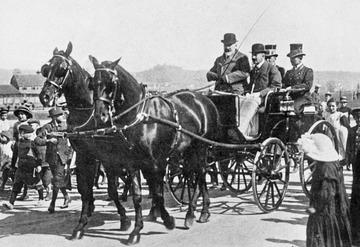König Wilhelm II. von Württemberg nach dem Pferdemarkt auf dem Cannstatter Wasen, 1914