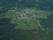Dobel: Gemeinde von Wald umgeben, Luftbild 2007