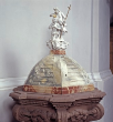 Taufsteindeckel mit Figurenschmuck: Taufe Christi in St. Landelin, Ettenheimmünster 1992