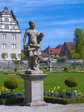 Weikersheim: Statue "Herbst" im Schlossgarten, 2008