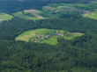 Kaisersbach-Bruch: Ort in Waldlichtung, Luftbild 2008