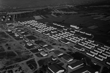 Ostfildern- Ruit: Nellingen Barracks (Kaserne) beim ehemaligen Flugplatz, Luftbild 1953